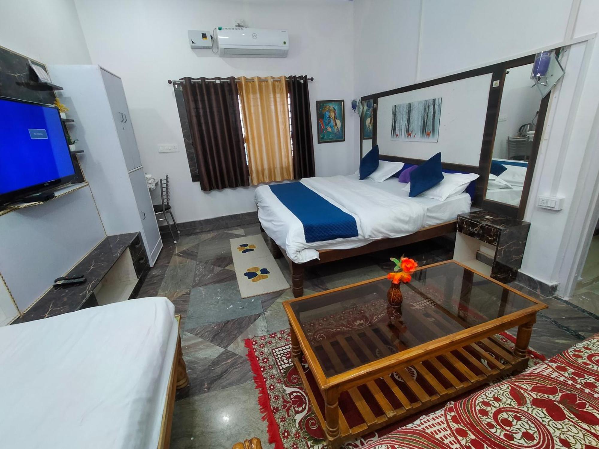 Eastern Gate Homestay Khajurāho Exterior photo
